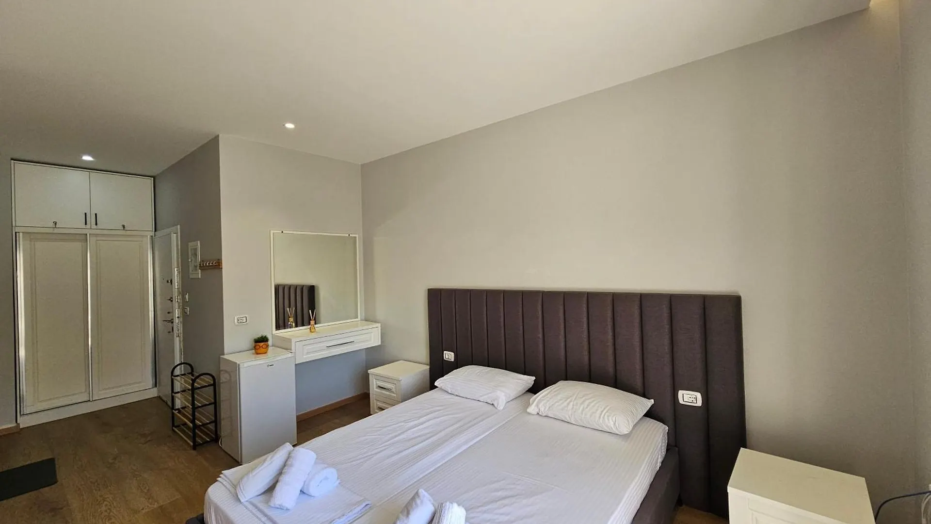 2-Leo'S Apartments Saranda 0*, Sarande Albania