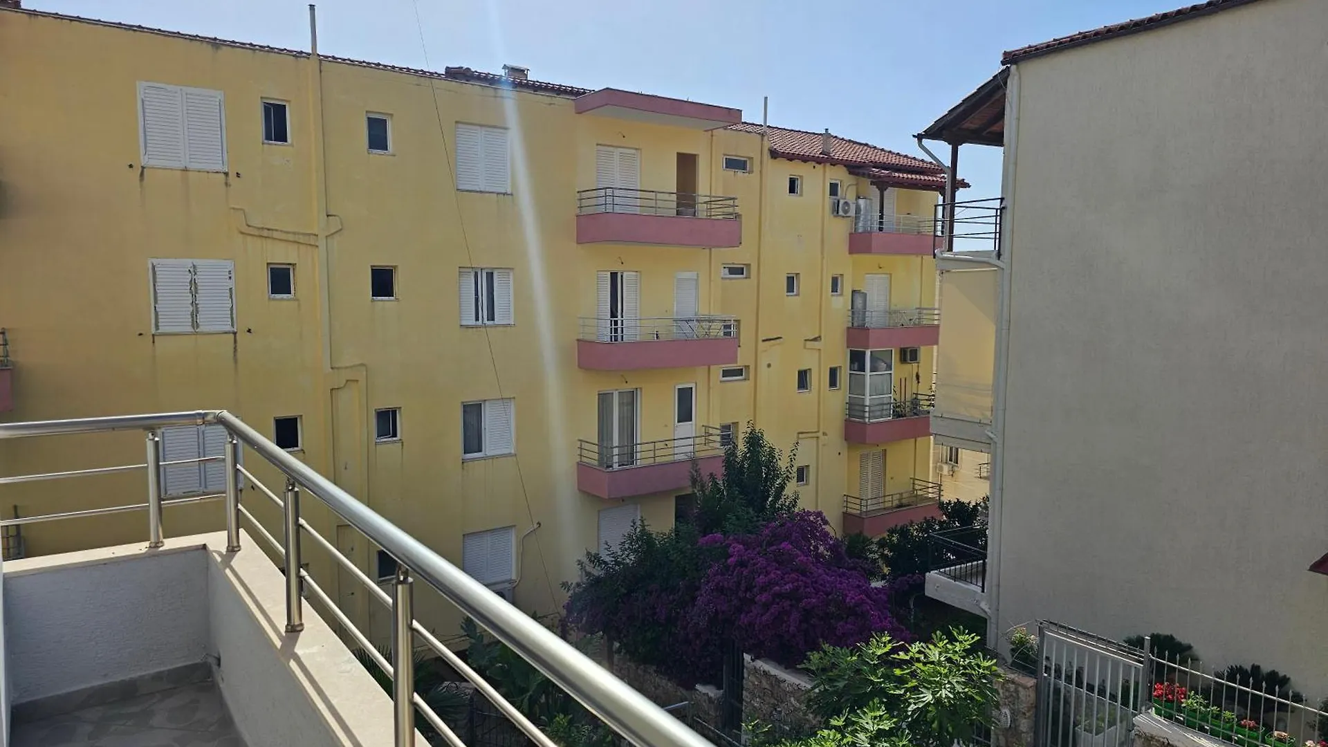 2-Leo'S Apartments Saranda